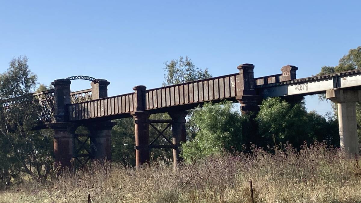 The Cowra Rail Bridge over the Lachlan River.